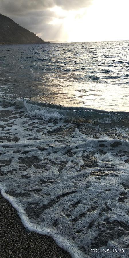 Dimora Tra Cielo E Mare A Gioiosa Marea Exterior photo